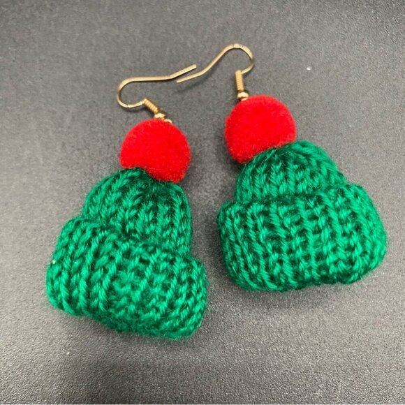 Hand knit Holiday Green and Red Adorable Winter Toque Hat Earrings - Picture 5 of 6